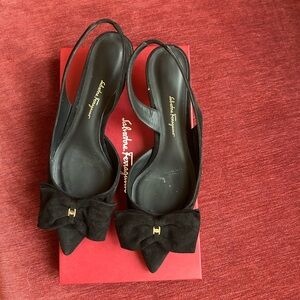Salvatore Ferragamo Black Bow Slingback Heels. Size 9.5 B